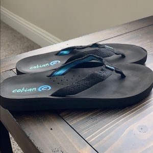 Cobian Flip Flops Size 8 Women’s